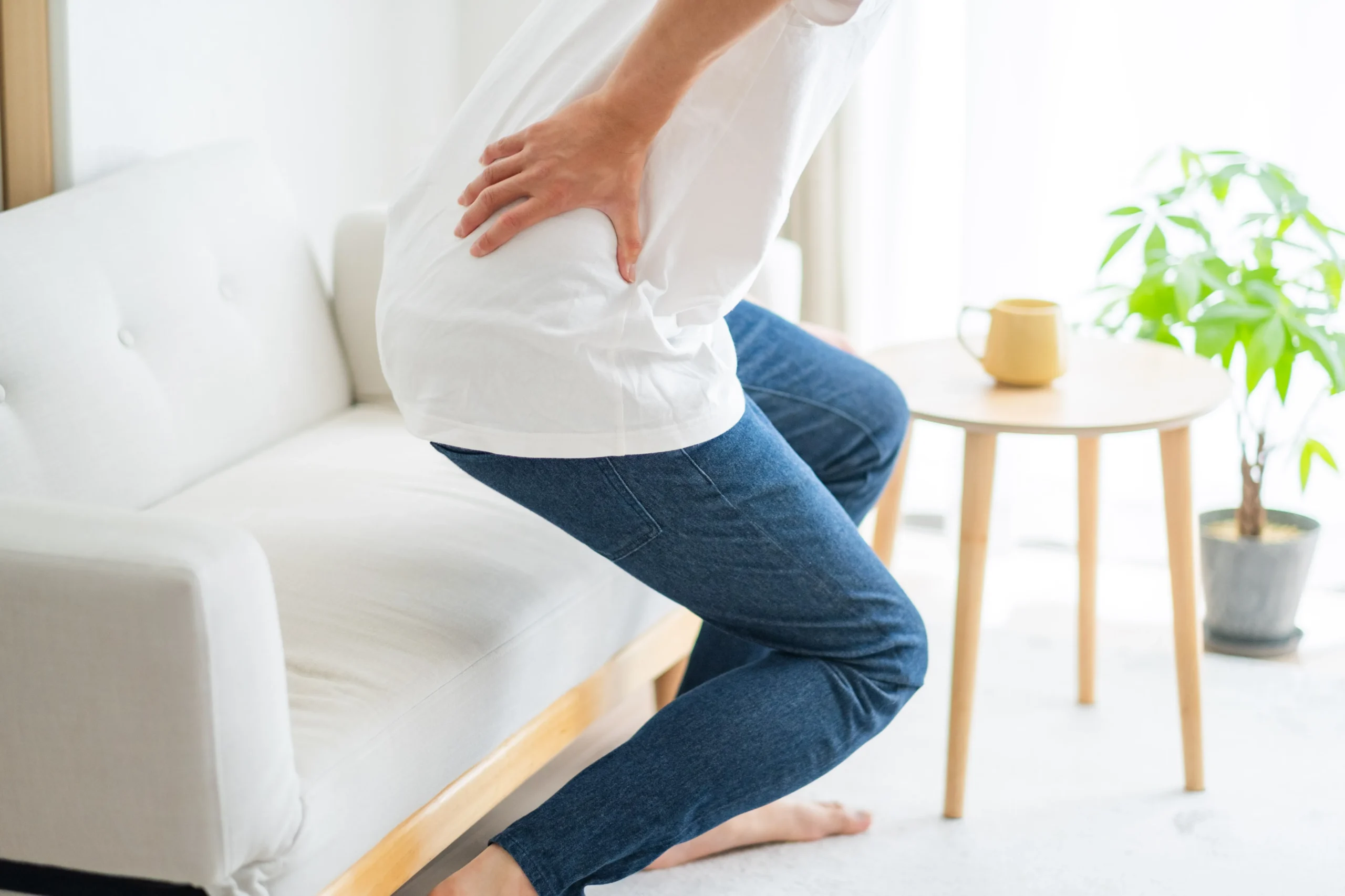 腰が痛い男性